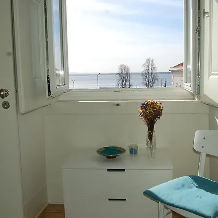 Lägenhet Stunning With River View